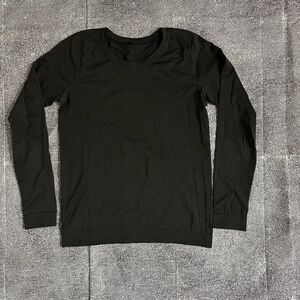 Women's Lululemon Metal Vent Tech Black Long Sleeve Workout Yoga T Shirt Sz M